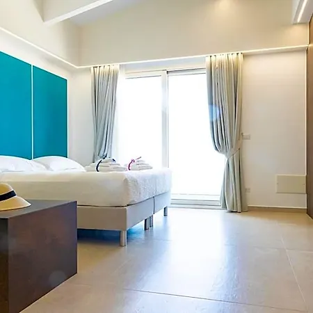 Rocca - Rooms&spa Couette-café 4*