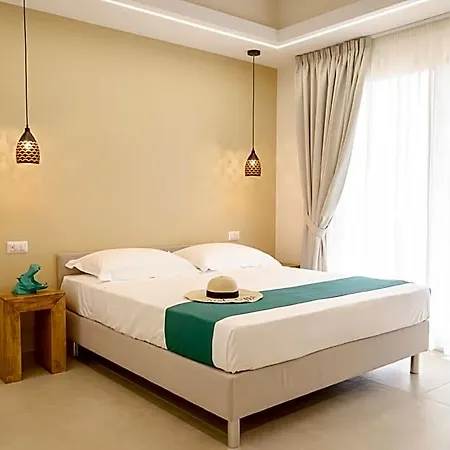 Rocca - Rooms&spa Couette-café